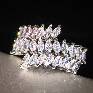 Bague Cocktail T0791 en Argent 925 Plaqué Rhodium avec Cristaux et Strass Sertis en Canal, Bijoux de Mariage pour Femme - Product Image 2