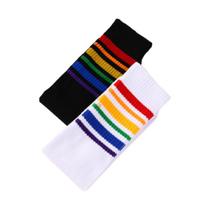 Calzini Sportivi Casual Antiscivolo a Righe Elastici di Media Lunghezza alla Moda per Uomo e Donna, Vendita Calda di Fabbrica - Product Image 1