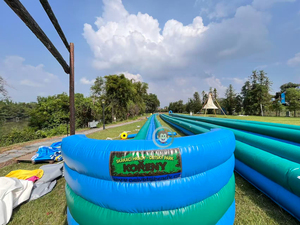 สไลเดอร์น้ำสีเขียวยาวพิเศษ 160 เมตร เกมสไลเดอร์น้ำเป่าลมแบบเลนเดียว สำหรับงานอีเว้นท์ฤดูร้อน - Product Image 2
