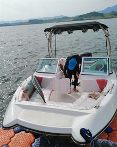 Yate Turístico Pequeño de 19 Pies para 8 Personas - Product Image 6