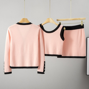 Conjunto de Cárdigan de Punto Sólido Casual con Botones y Cuello en V de Manga Larga para Mujer, con Falda Corta y Top, Nuevo Diseño a la Moda - Product Image 2