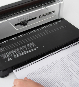 Máquina Encuadernadora Manual de Alambre Metálico Doble Quanheng para Papel y Libros, Tamaño Carta y A4, con Orificios Cuadrados - Product Image 4