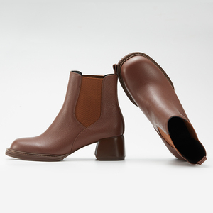 Stivaletti Chelsea personalizzati fatti a mano da donna con comodo aletta Sole tacco grosso stivaletti in pelle a punta quadrata per l'estate - Product Image 5