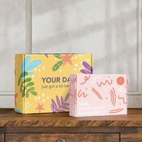 Boîte d'expédition en carton ondulé recyclable avec rabat frontal et panneau imprimé, impression personnalisée pour cadeaux et vente en gros