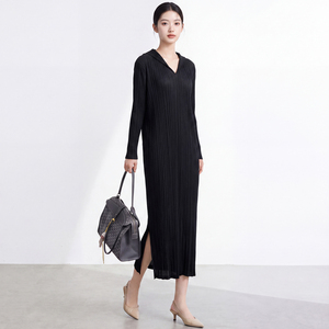 Robe longue plissée décontractée chic pour femme grande taille Miyake, en tissu métallisé uni, avec ceinture, taille naturelle, pour l'été et l'automne - Product Image 1