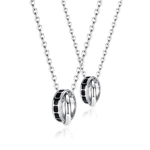 Bijoux <span class=keywords><strong>de</strong></span> mode Homme Femme Double Anneaux En Acier Inoxydable Zircon Pendentif Colliers pour Peau Sensible Chaîne Collier - Product Image 1