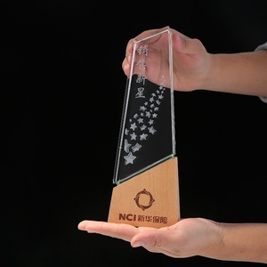 Trophée en bois profondément sculpté avec logo personnalisé, trophée en cristal, gravure unidirectionnelle sur bois, trophées en cristal transparent massif - Product Image 5