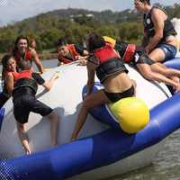 Équipement de parc aquatique sur mesure, île flottante gonflable Saturn Rocker pour adultes, utilisable en lac