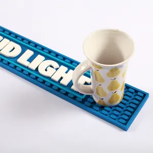 Kırmızı boğa enerji içeceği Bar ray Mat dökülme Runner Coaster pipet Bar aksesuarları silikon kauçuk 3D Logo isteğiniz gibi