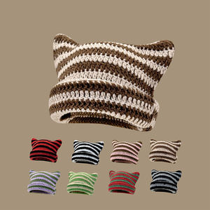 Personnalisé Y2K surdimensionné bonnets hommes et femmes de haute qualité 100% acrylique épais tricoté chat renard oreille mignon bonnet chapeau pour l'hiver chaud - Product Image 1