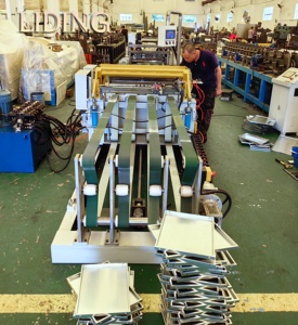 Kệ hộp bảng điều khiển máy làm kim loại siêu thị lưu trữ giá thẳng đứng cuộn tạo thành máy - Product Image 2