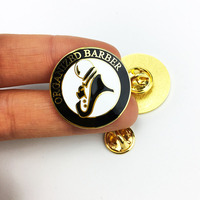 Badges en émail personnalisés et peints sur mesure, avec logo métallique moulé, pour chapeaux scolaires, uniformes, cadeaux de collection de club et Halloween