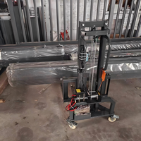 Plateforme élévatrice à ciseaux électrique KEYI, construction en acier allié, hauteur maximale 2 m, couvercle de protection, pieds pliables, alimentation DC/AC, 4 personnes