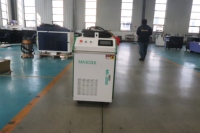 Machine de nettoyage au laser portable de qualité industrielle MAXCOOL MC-2000 2000W 3000W pour l'élimination des rouillages et des pollutions huileuses sur les métaux lourds