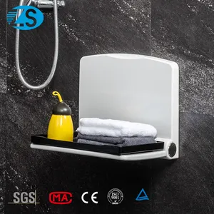La Sala de ducha contemporánea se utiliza con silla plegable de giro, se utiliza un modelo contraído en el baño