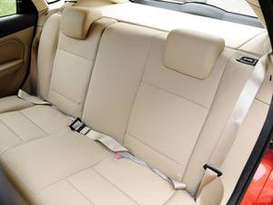 Ford <span class=keywords><strong>Focus</strong></span> Hatchback Classic 1.8L automatique, édition Fashion, voiture d'occasion, voiture économique, voiture abordable, <span class=keywords><strong>2012</strong></span> - Product Image 5