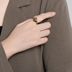 Minimalist, niche, high-end diamond-shaped <b>titanium</b> steel <b>ring</b> for men and women; geometric design; cool unisex style. - Product Image 2