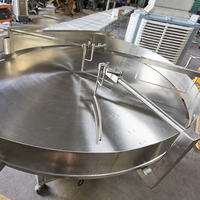 Dreh förderer zum Stapeln von Tischen in Catering-Produktions anlagen, Bottle Feeder Turntable