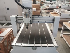 Mini <span class=keywords><strong>fraiseuse</strong></span> <span class=keywords><strong>CNC</strong></span> de bureau à grande vitesse K6090T pour les imprimeries d'hôtels à usage domestique avec composants de roulement de moteur à engrenages - Product Image 3