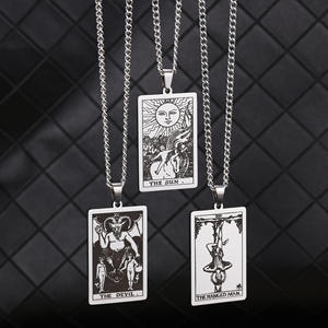 Venta caliente personalizado Retro hombres cuadrado Tarot tarjeta colgante collar de acero inoxidable 22 suéter largo budismo - Product Image 3