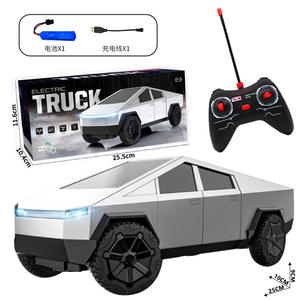 <span class=keywords><strong>Voiture</strong></span> télécommandée de simulation de camionnette de tourisme tout-terrain en métal RC 1/16 de haute qualité avec câble USB et télécommande assemblée - Product Image 5