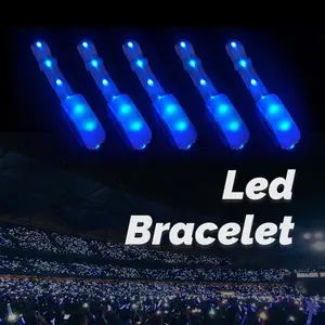 สร้อยข้อมือ LED แบบกําหนดเองเรืองแสงใน Dark สร้อยข้อมือ LED สายรัดข้อมือเสียงเปิดใช้งานสร้อยข้อมือ LED พร้อมโลโก้