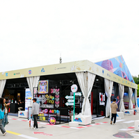 Tente d'exposition automobile extérieure personnalisée avec impression couleur large sur le toit, chapiteau de salon professionnel pour marque de voiture, stand pop-up pour foire