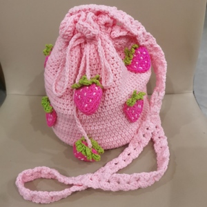 2025 New Fashionable <b>Sweet</b> Cute Customizable Handmade Crochet Strawberry Cake Bag Mother's Day Gift - Product Image 2