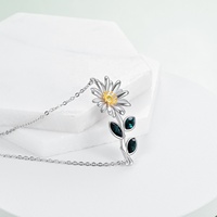 Nouveau design femmes bijoux 925 argent Sterling marguerite fleur cristal pendentif collier