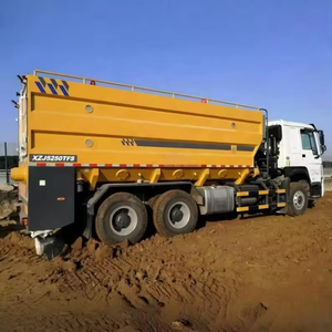 Camión de mantenimiento de pavimento multifuncional XKC203 para reparación de carreteras con bomba y motor de componentes básicos - Product Image 3