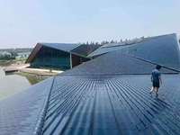 Tuile de toit BIPV à trois courbes en silicium monocristallin TOPCON à haute efficacité, élégance classique, pour la production d'énergie solaire domestique