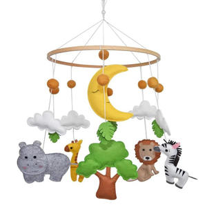 Nuage de logo personnalisé décor de pépinière feutre animal bois suspendu jouet rotatif mobile <span class=keywords><strong>musical</strong></span> pour berceau de bébé pour <span class=keywords><strong>lit</strong></span> jouets de berceau - Product Image 1