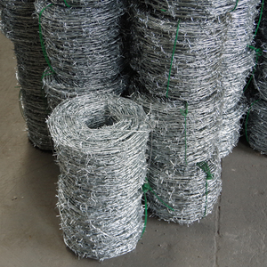 Alambre de púas galvanizado de fábrica de Venta caliente <span class=keywords><strong>para</strong></span> agricultura y cría 25KG/rollo de alambre de hierro seguro <span class=keywords><strong>para</strong></span> prisiones - Product Image 5
