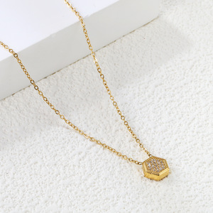 Collier de clavicule rectangulaire en métal 18 carats de style européen américain pour femmes, pendentif en acier inoxydable, bijoux - Product Image 4