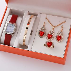 Ensemble de montres à quartz pour femmes élégantes, bijoux en forme de cœur et bracelet, ensemble cadeau pour anniversaire et anniversaire de mariage - Product Image 5