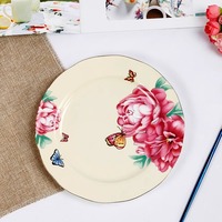 Fabrication professionnelle Prix promotionnel Service à thé européen de l'après-midi Assiette en céramique de porcelaine osseuse au design traditionnel