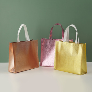 Venta al por mayor de bolsas de la compra de lujo no tejidas personalizadas laminadas de PP metálicas doradas y plateadas con logotipo - Product Image 2