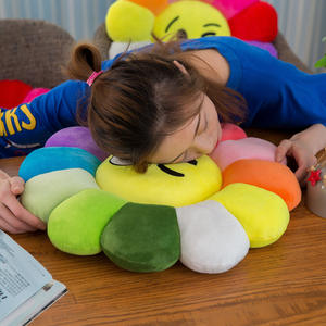 Yeni tasarım 8 renkler çiçek yer minderi kawaii çiçek yastık yastık ile farklı ifade gülümseme çiçek yer minderi - Product Image 4