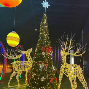 Arbre de Noël en forme de cône avec éclairage LED intégré pour la décoration extérieure des fêtes - Product Image 1