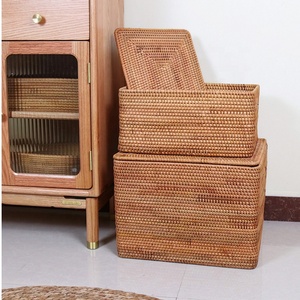 Cesto de mimbre hecho a mano con tapa para la colada, caja de almacenamiento tejida hecha a mano para regalos de Navidad y Pascuas - Product Image 6