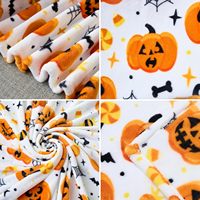 Couverture d'Halloween douce en peluche avec motifs toiles d'araignées, chauves-souris et citrouilles, en flanelle confortable pour fêtes, canapé, lit et salon