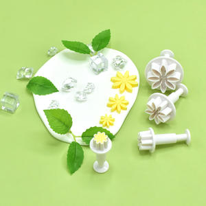 4 pièces/ensemble <span class=keywords><strong>Emporte</strong></span>-pièces <span class=keywords><strong>marguerite</strong></span> pour biscuits et fondant DIY - Product Image 5