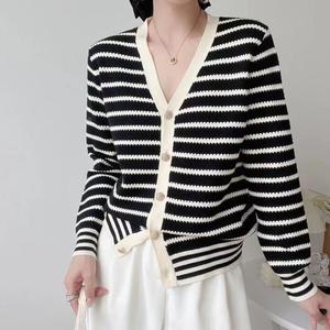 Vintage V-neck Striped Long-sleeved Knitted Cardigan Women's Early Autumn Thin Loose Lazy Style Short Outer <strong>Top</strong> - Product Image 4
