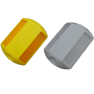 Fabriek Pmma Rechthoek Geel Plastic Weg Stud Cat Eye <span class=keywords><strong>Reflector</strong></span> Voor Rijbaan Veiligheidswaarschuwing Weg Reflecterend Licht - Product Image 2