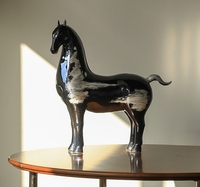 Figurine de cheval en céramique haut de gamme de luxe pour l'entrée, le salon, le meuble TV. Anniversaire artistique de style chinois