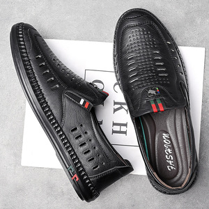 รองเท้าแตะหนังระบายอากาศแบบลำลองสำหรับผู้ชาย พื้นรองเท้านุ่มแบบเจาะรู พื้นรองเท้าด้านนอกทำจากยาง ส้นสูง 1-3 ซม. รองเท้าสำหรับฤดูร้อน - Product Image 2