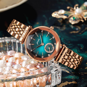 Reloj de cuarzo a la moda para mujer, diseño de joyería lujosa, encanto femenino, exquisito reloj impermeable. - Product Image 4