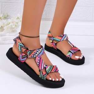 Sandalias planas de cuero PU para mujer, ligeras, de verano, con punta abierta, suela de goma, diseño moderno. - Product Image 2