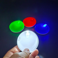 Badge lumineux LED rond en plastique Ismart pour Noël, la remise des diplômes, Thanksgiving, la fête des pères ; Promotion de la marque