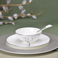Service de table haut de gamme en porcelaine fine de style chinois, motif encre de Chine, bordure argentée, forme élégante et sophistiquée, pour hôtels